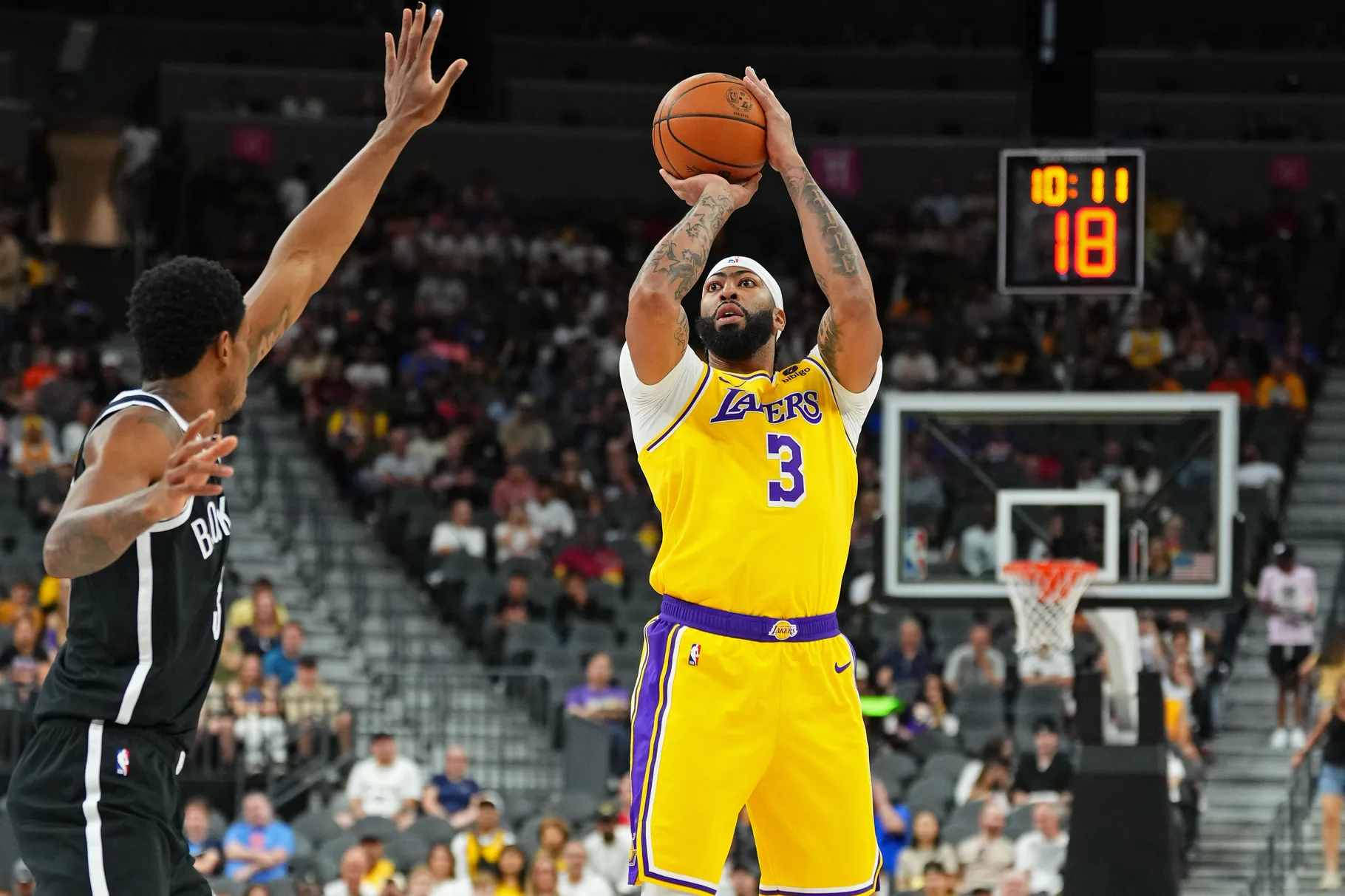 Anthony Davis shooting